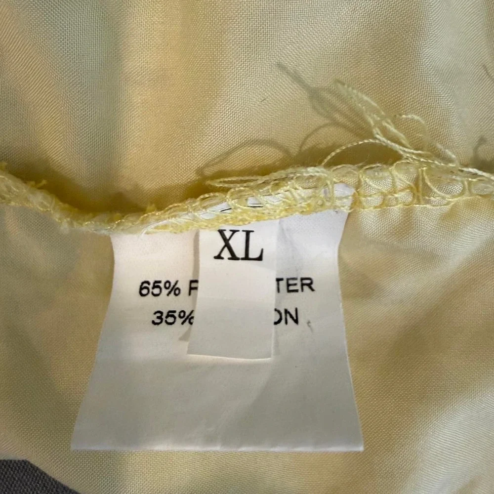 N/A sleeveless eyelet